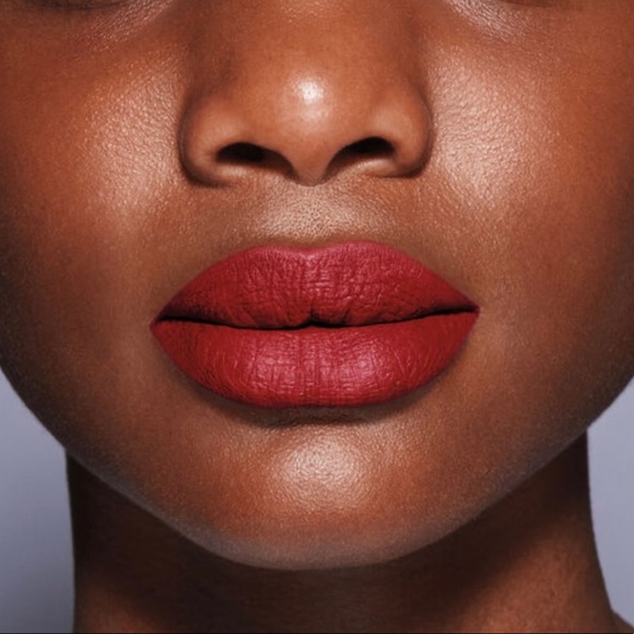 Shiseido ModernMattePowder Lipstick in exotic red - Picture 6 of 7